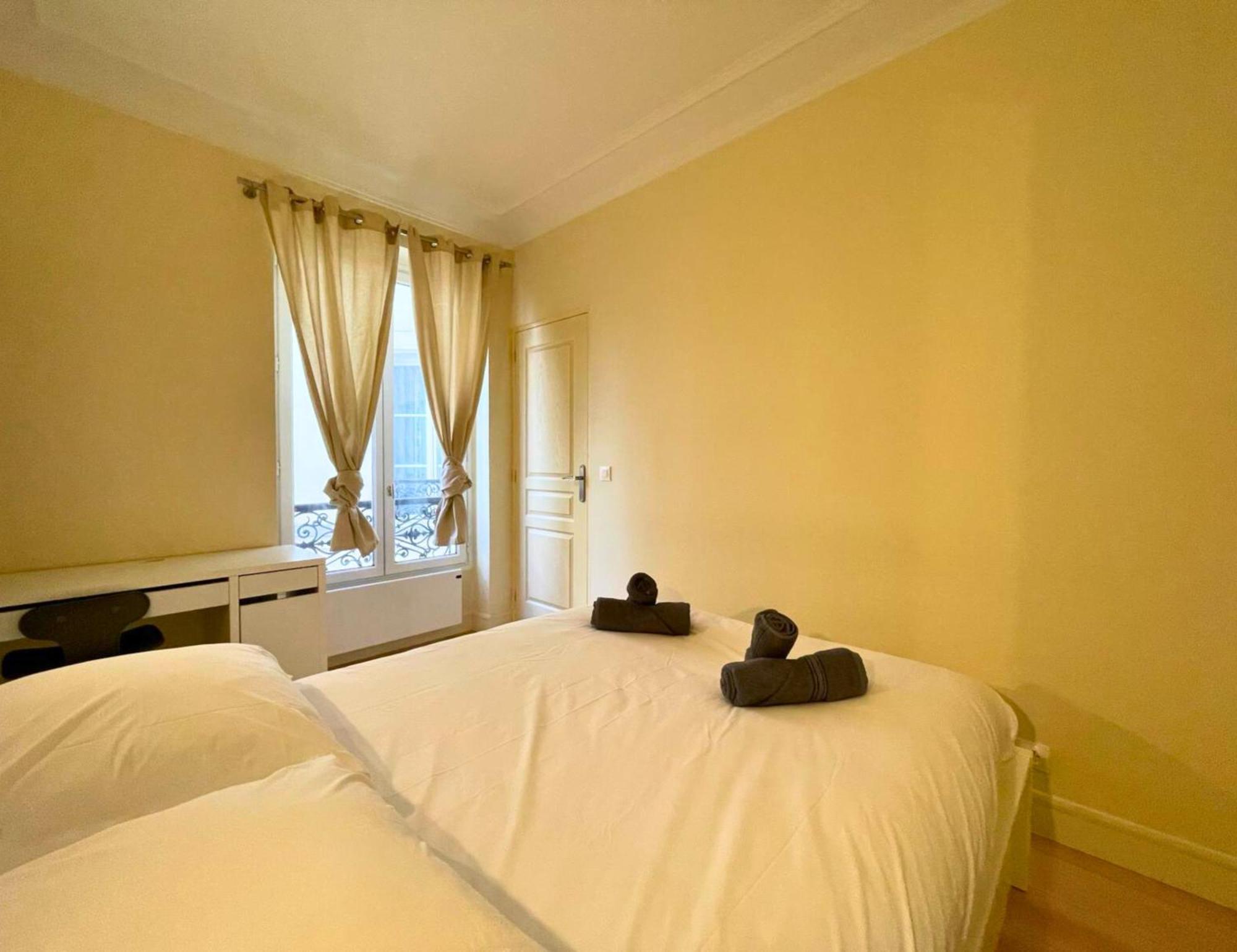 Chambre Lit Double Et Salon Avec Canape-Lit A 10 Minutes Des Champs Elysees Париж Экстерьер фото